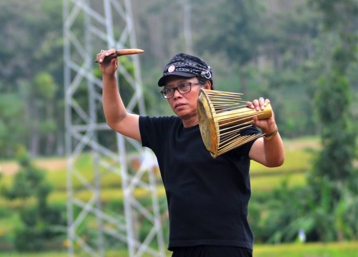 Memet Chairul Slamet dalam persiapan pertunjukkan Gangsadewa